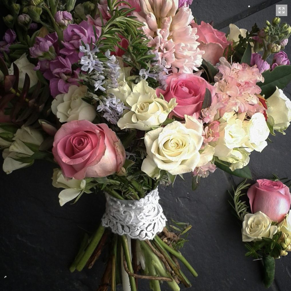 25 Lush Bouquets for the Bride
