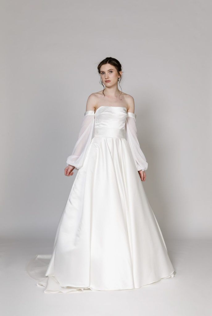 17 Exquisite Wedding Dresses With Sleeves