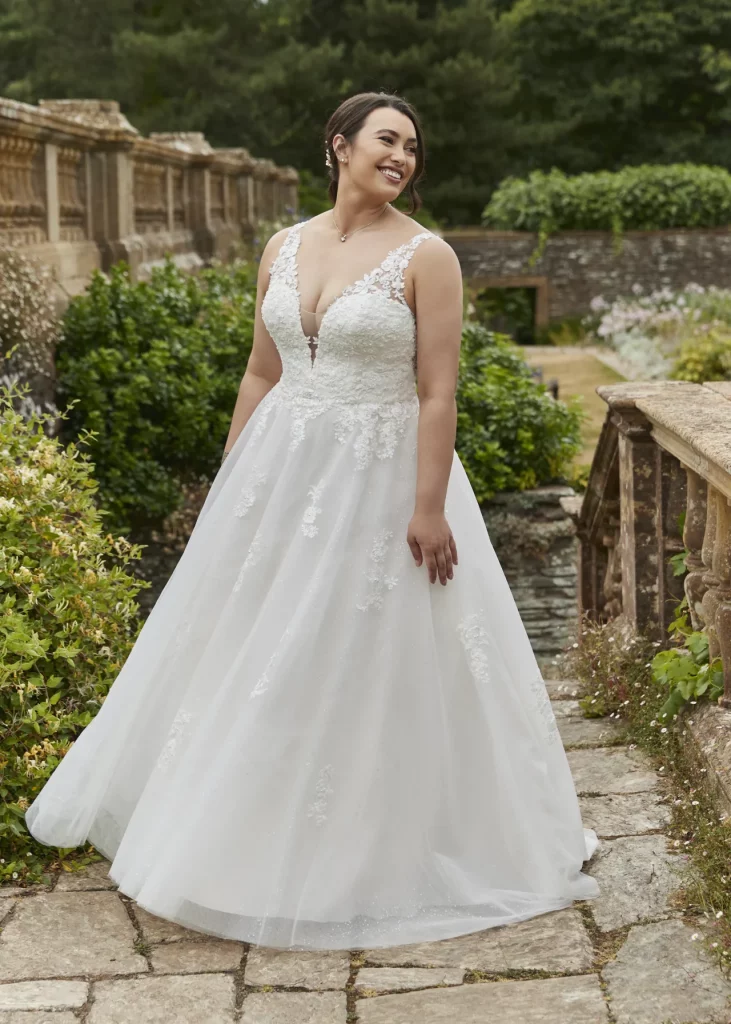 15 Stunning Silhouette by Romantica Gowns For Curvy Brides | weddingsonline