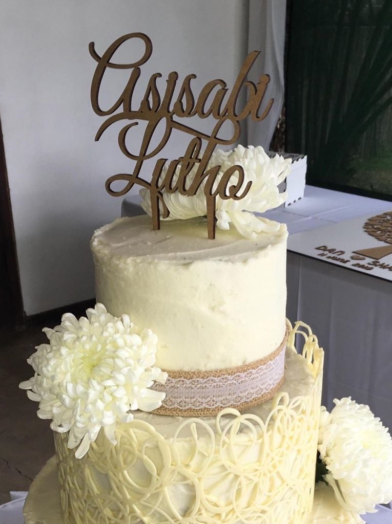 Two tier wedding cakes