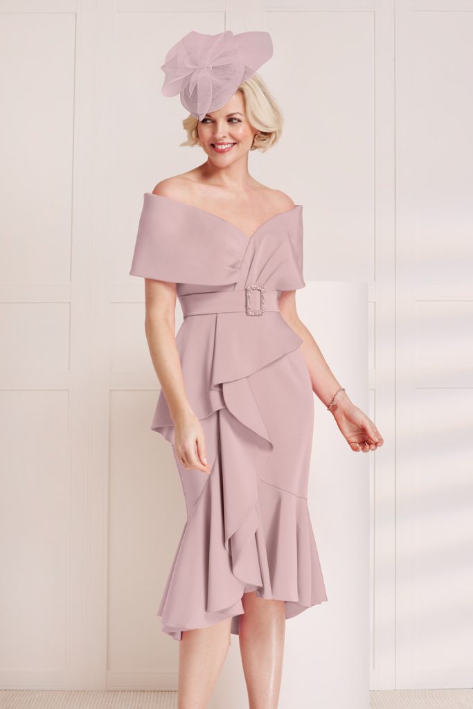 Your special day is also your parents special day, it’s a huge occasion for them and they’ll want to look and feel their very best. If you have a shopping trip planned with your mum to help choose her perfect outfit today we have ten beautiful designs to get your in the mood. 