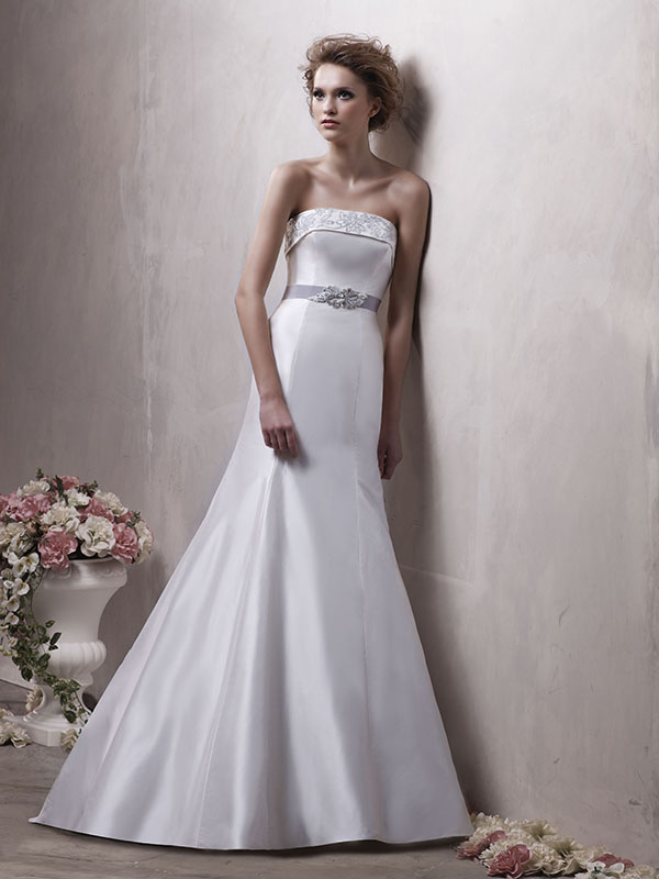 Your Wedding Dress Neckline Can Flatter or Flop Your Look - New York Bride  & Groom of Raleigh