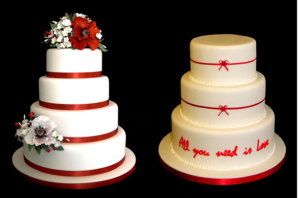 Red accent wedding cake