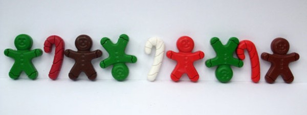 Christmas inspired crayons for kids wedding favours