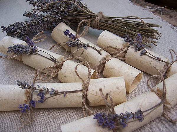 Lavender cracker wedding favours