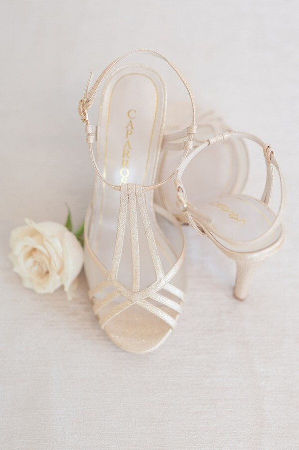 gold-sandals-wedding-shoes-caparos-rahelmenigsmp