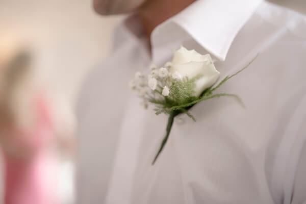 13-Simple-Babys-Breath-White-Rose-Boutonniere-mrs2be