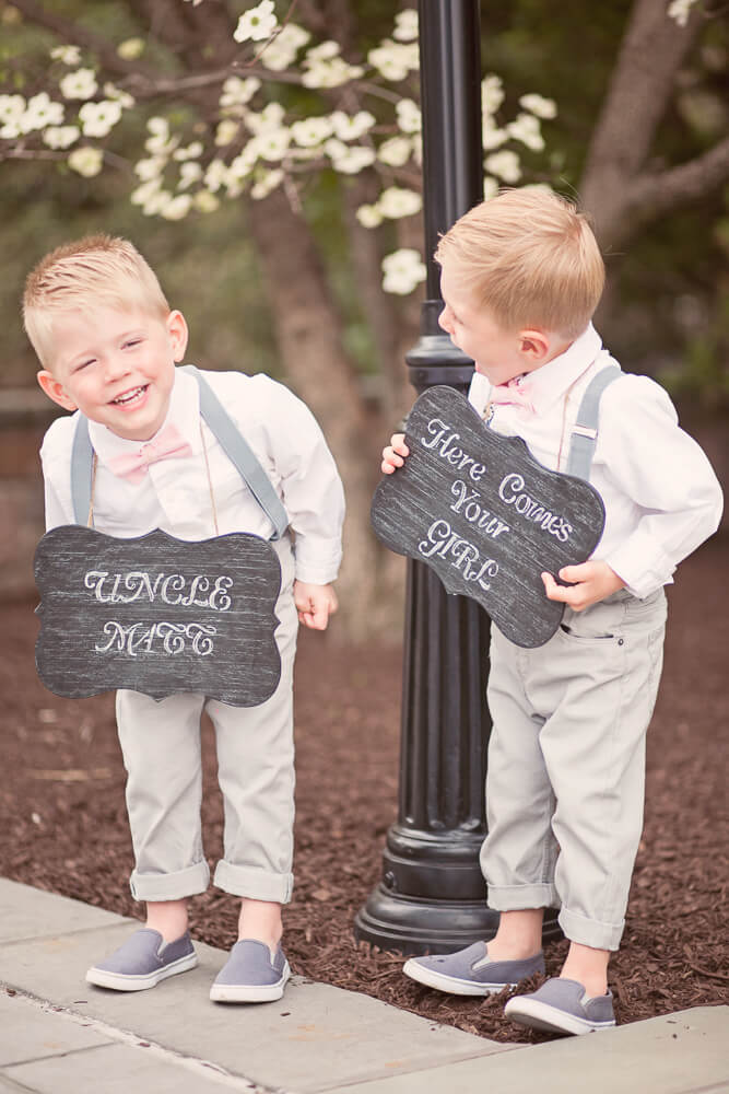 10 Crazy Adorable Page Boy & Flower Girl Entrances (& Cute Signage!) |  weddingsonline