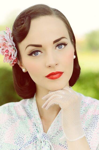 classic-40s-style-hairstyle-updo-vintage-mrs2be