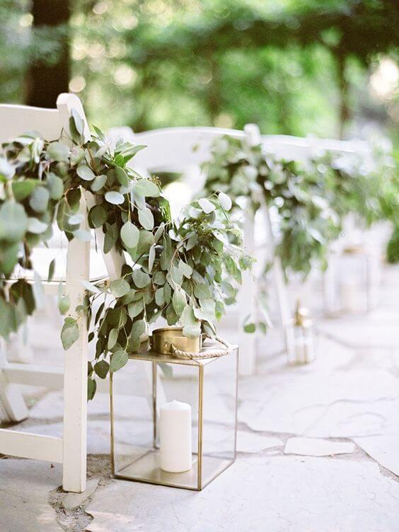 greenery-wedding-decor-inspiration-pew-ends-mrs2be