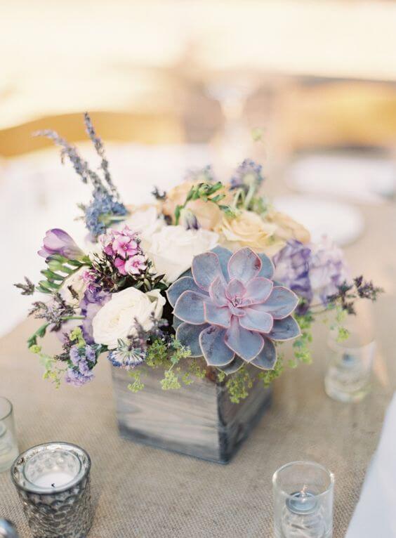 lavender-purple-wedding-centerpieces