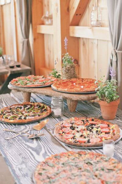 foodie-wedding-food-station-pizza-mrs2be