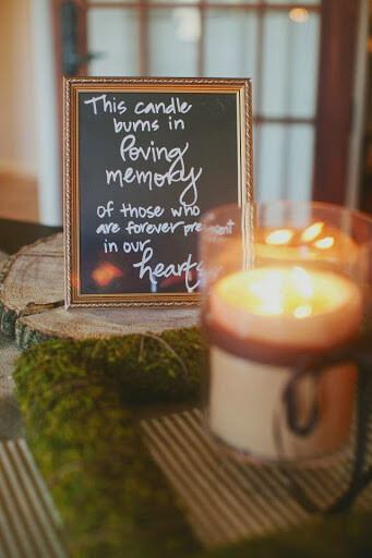 honour-loved-ones-passed-candle-wedding-ceremony