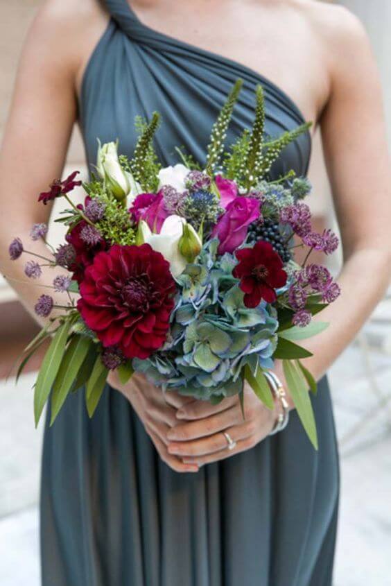 Simple-Elegant-Fall-Bouquet-Autumn-Wedding-Colours