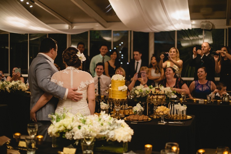 33-intimate-St-Kilda-outdoor-wedding-cake-photo