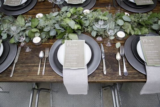 Wedding-Table-Place-Setting-Winter-Christmas-Style