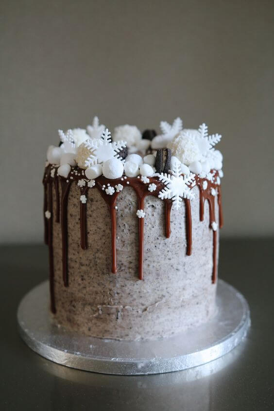 Winter-Wedding-Cake-Chocolate-Marshmallow-Snowflake