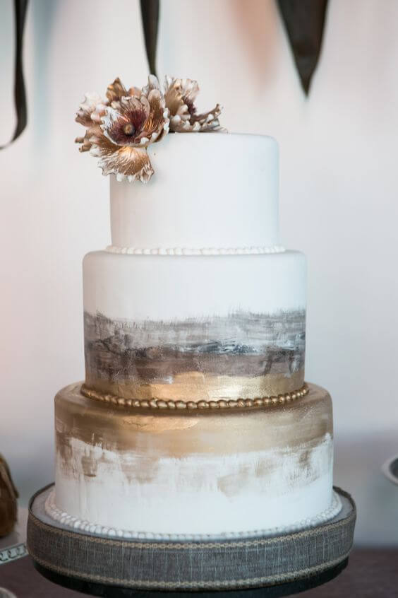 Winter-Wedding-Cake-Metallic-Gold-Silver