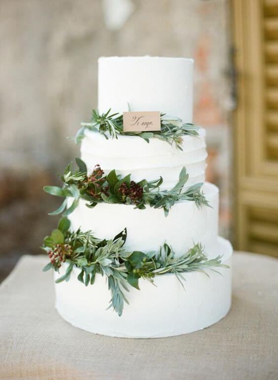 Winter-Wedding-Cake-White-Minimal-Greenery