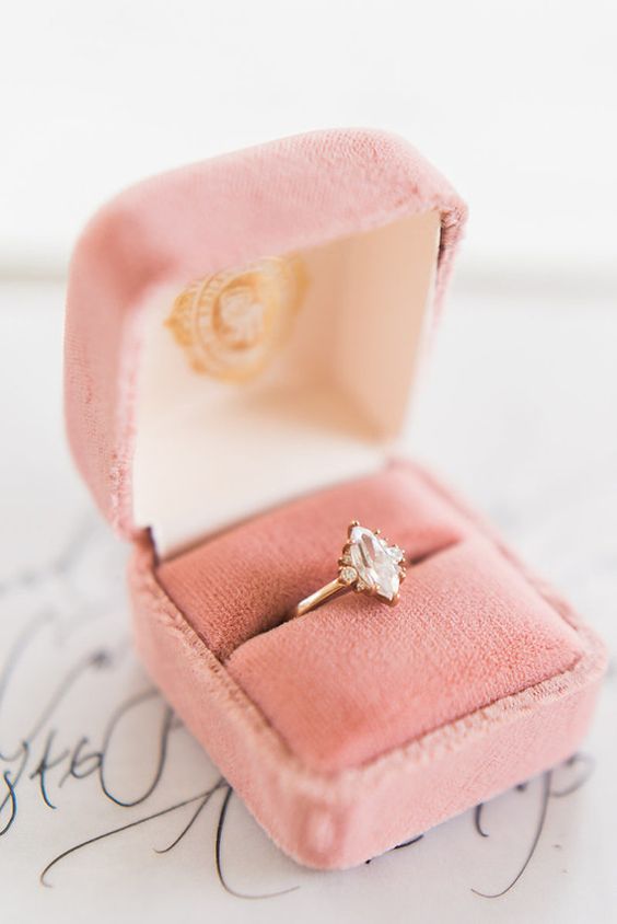 vintage-style-marquise-cut-engagement-ring-mrs2be