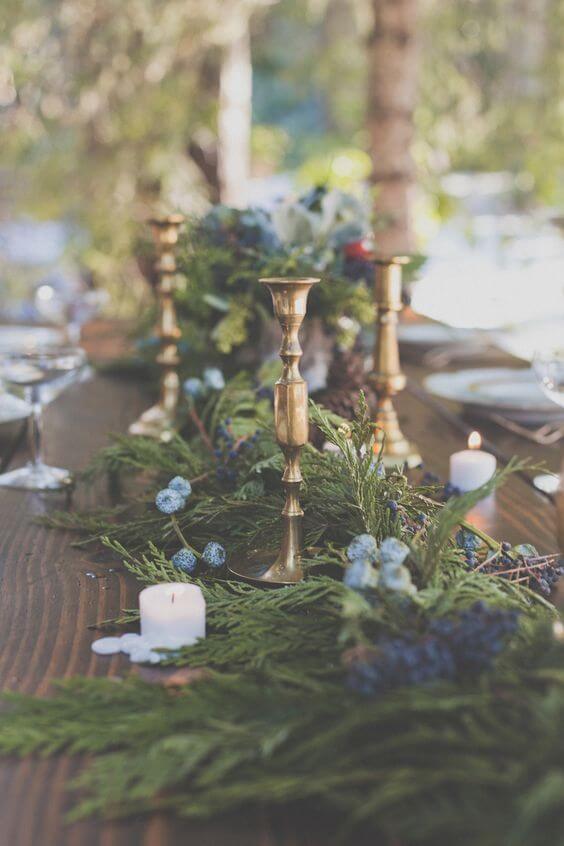 table runners and garlands