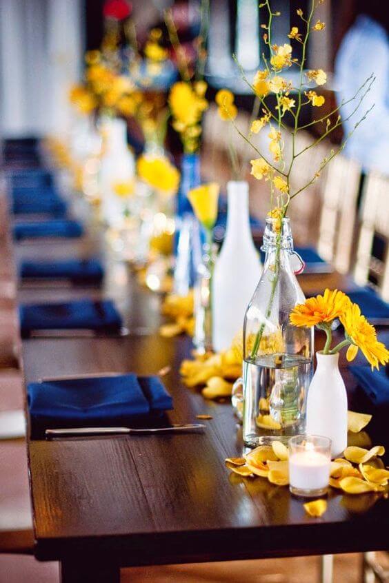 table runners and garlands