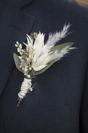 alternative wedding trend, pampas grass