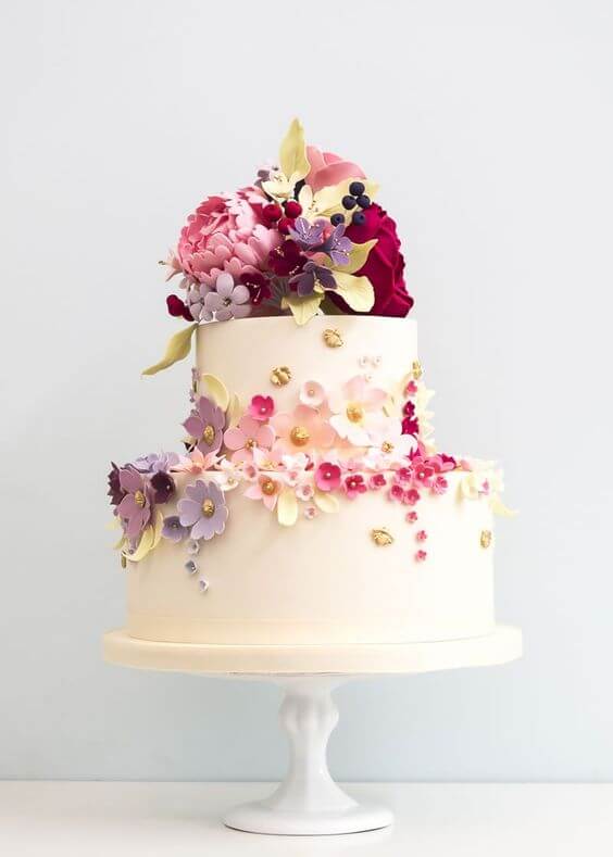 10 Stunning Summer Wedding Cakes | weddingsonline