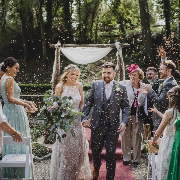 Wedding of the Week: the groom hits all the right notes with a Derek Ryan  classic